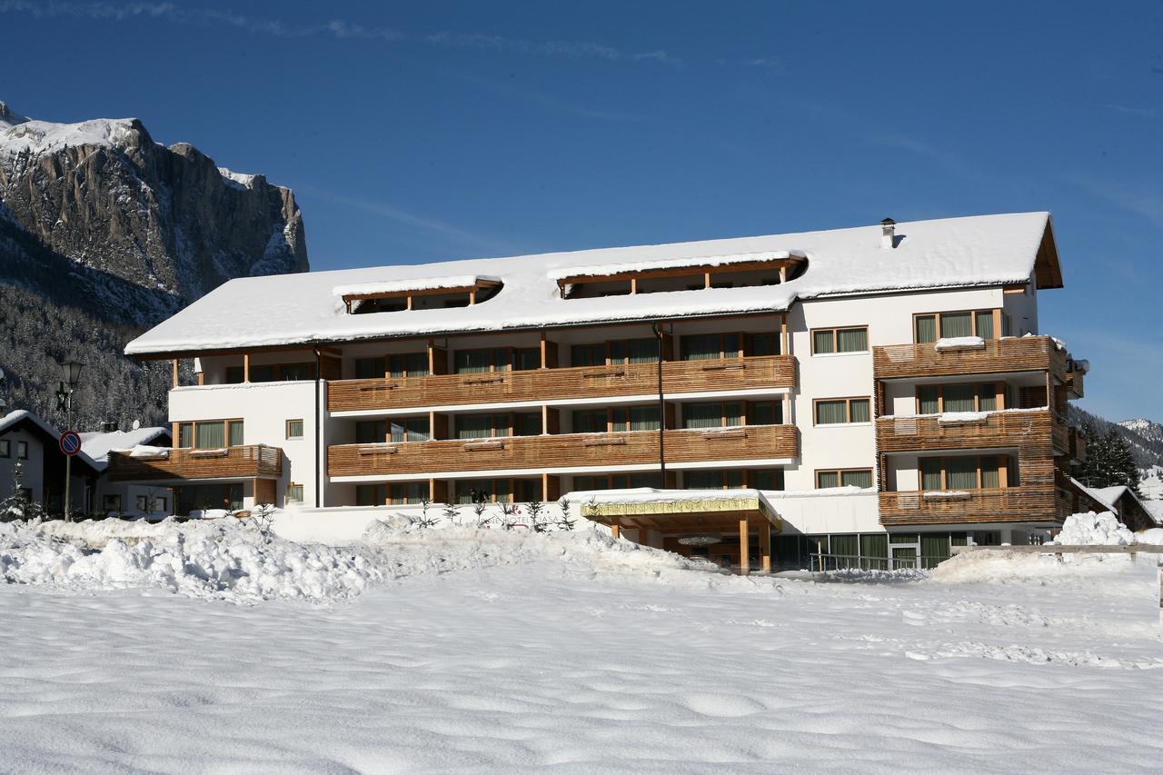 Alpine Hotel Ciasa Lara La Villa  Exterior photo